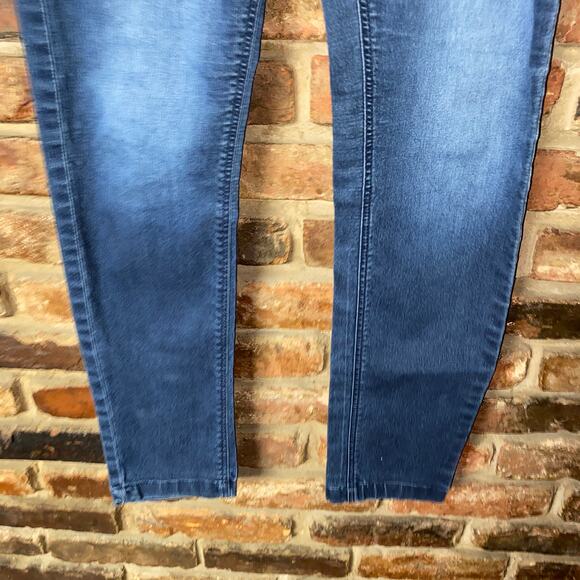 Upim Iwie Blue Denim Stretchy Slim Fit Jeans Women's Size US 28 Waist - Picture 3 of 7
